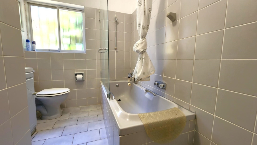 3 Bedroom Property for Sale in Vredehoek Western Cape